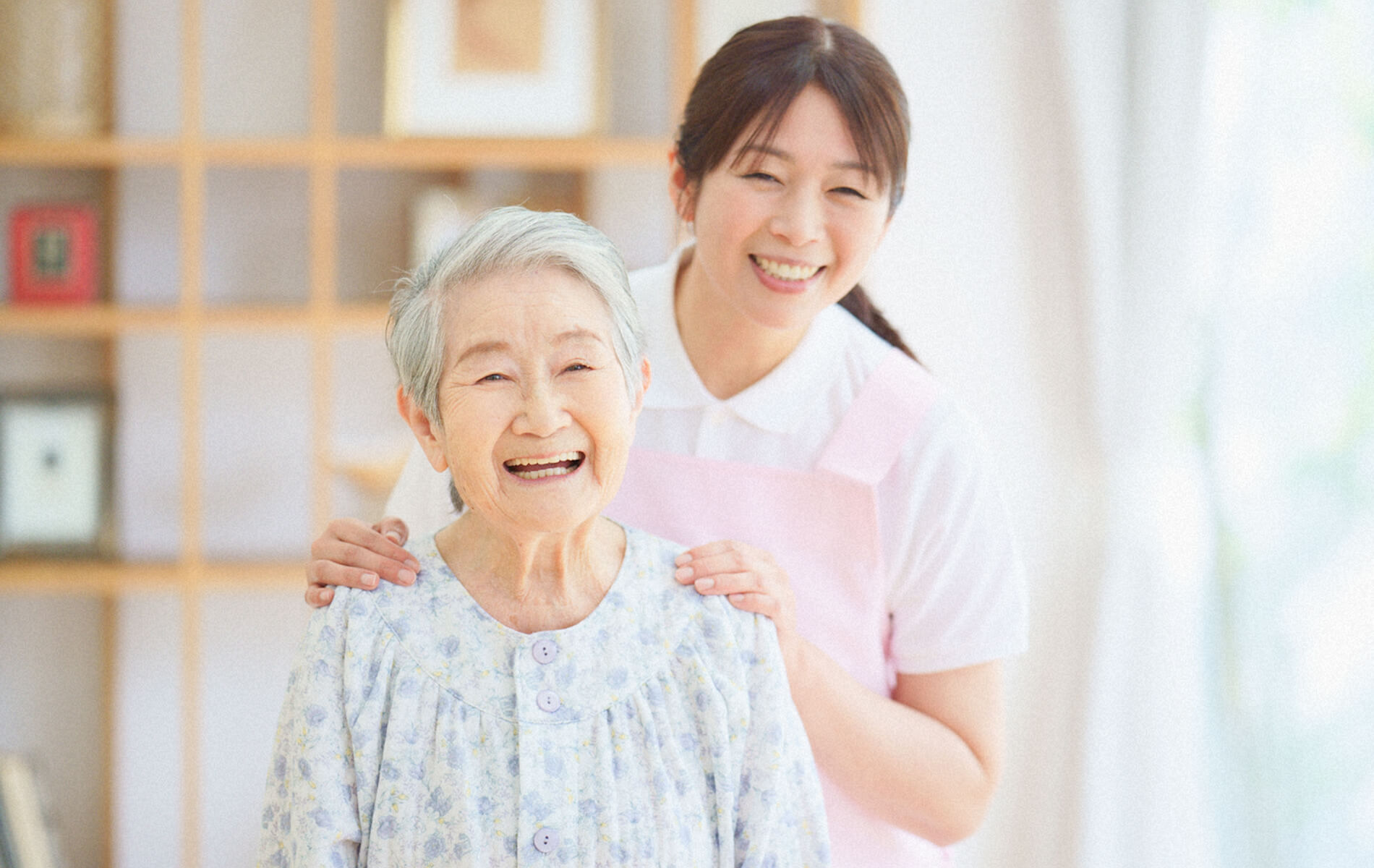 介護歴10年以上のスタッフを始めとする多彩なスタッフが真摯にご対応